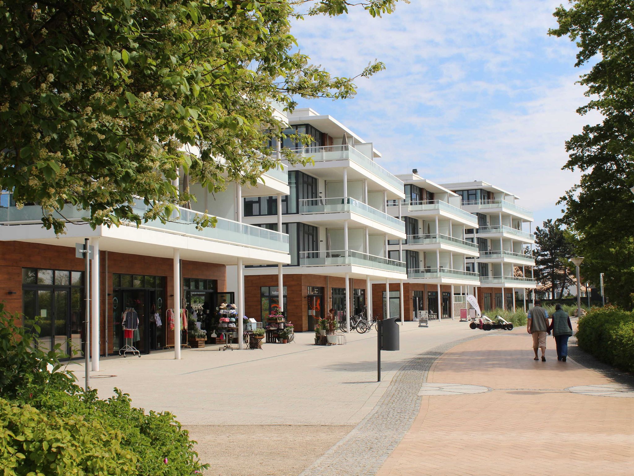 Gebäudeansicht Haus Seezeichen und Bodden-Markt