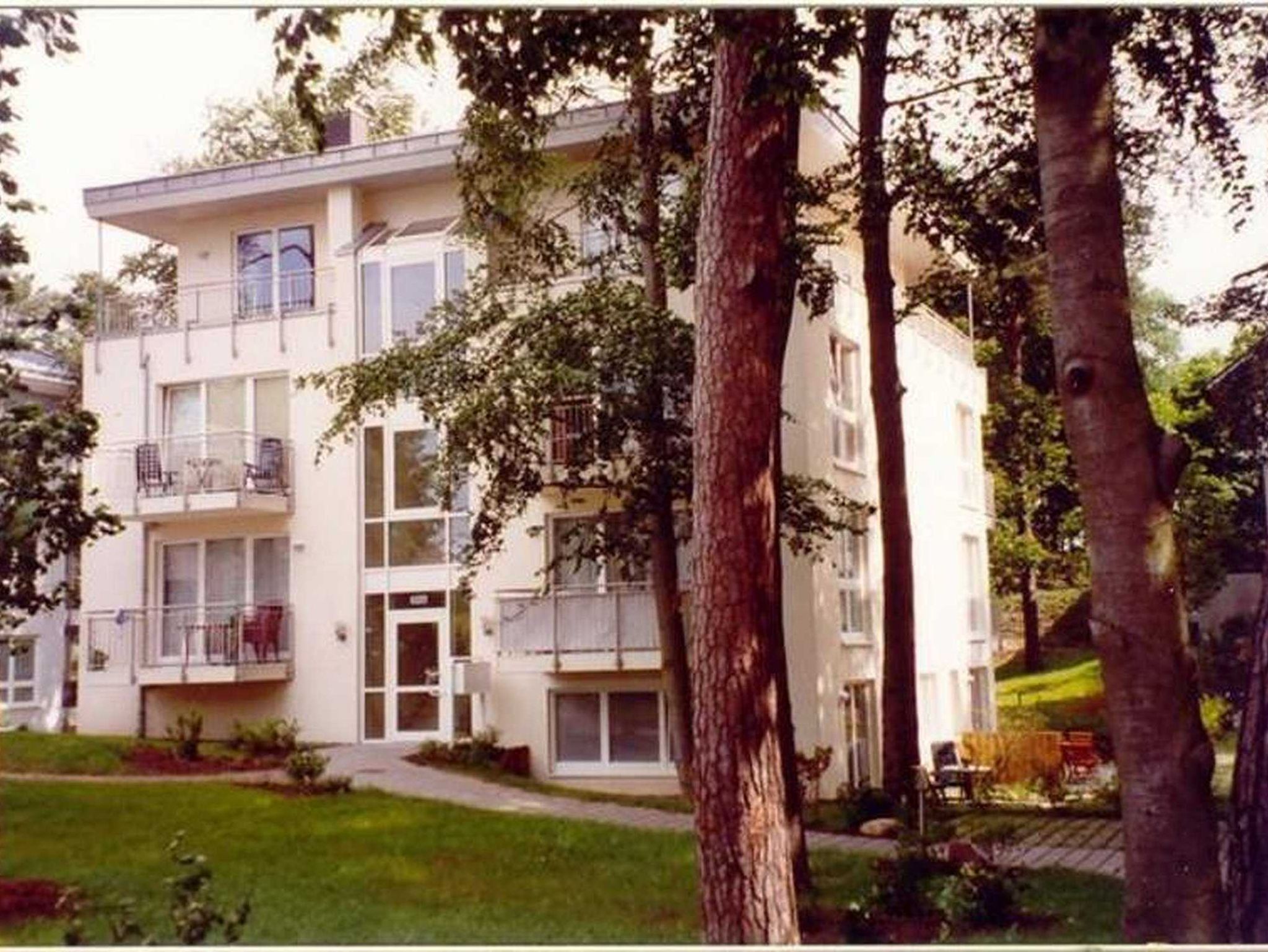 Rückseite 1. Etage - linker Balkon