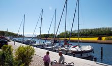 Reetdach-Ferienhaus Antje - eigenes Motorboot