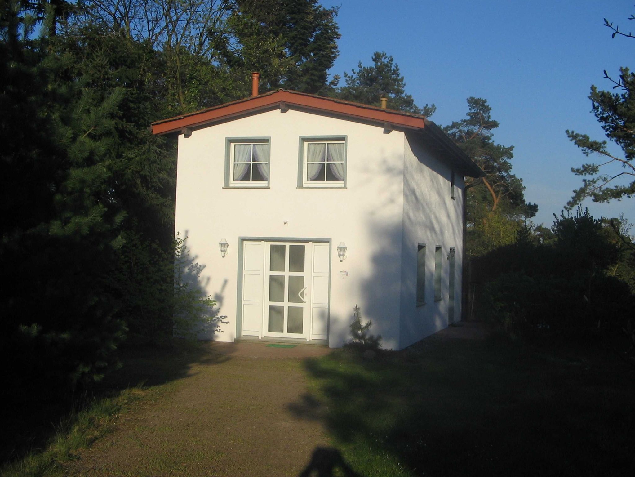 Schlafzimmer mit Kinderbett