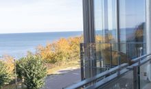 Balkon mit seitlichen Meerblick