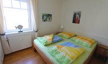 Schlafzimmer mit Doppelbett