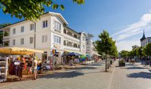 Spielplatz mit Rutsche