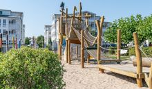 Spielplatz mit Rutsche