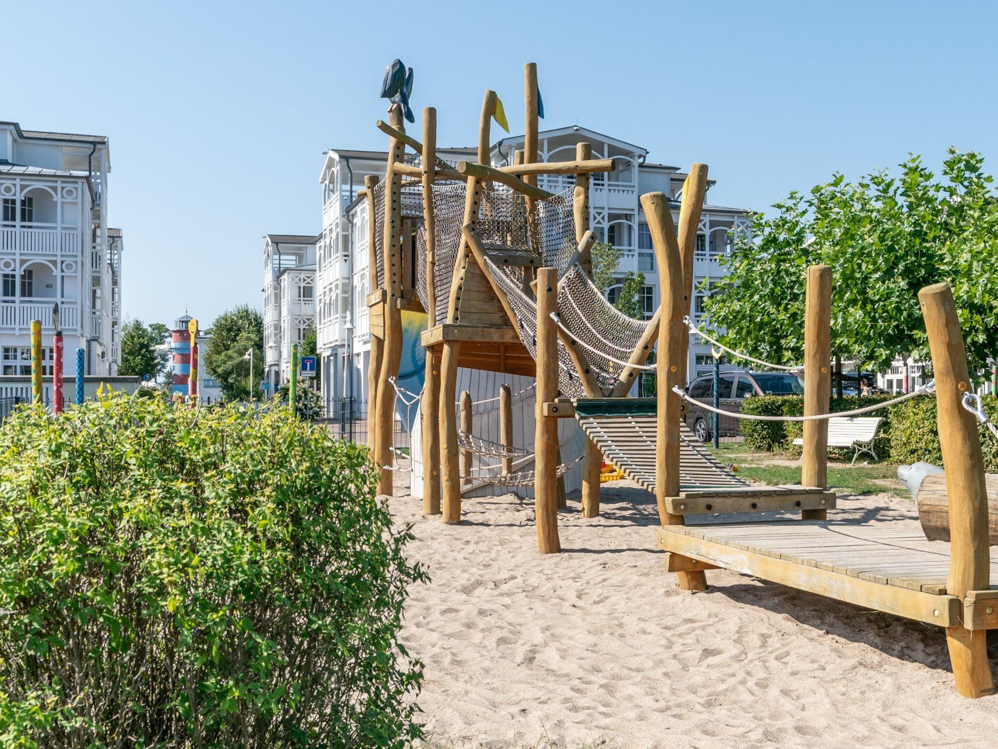 Spielplatz mit Rutsche