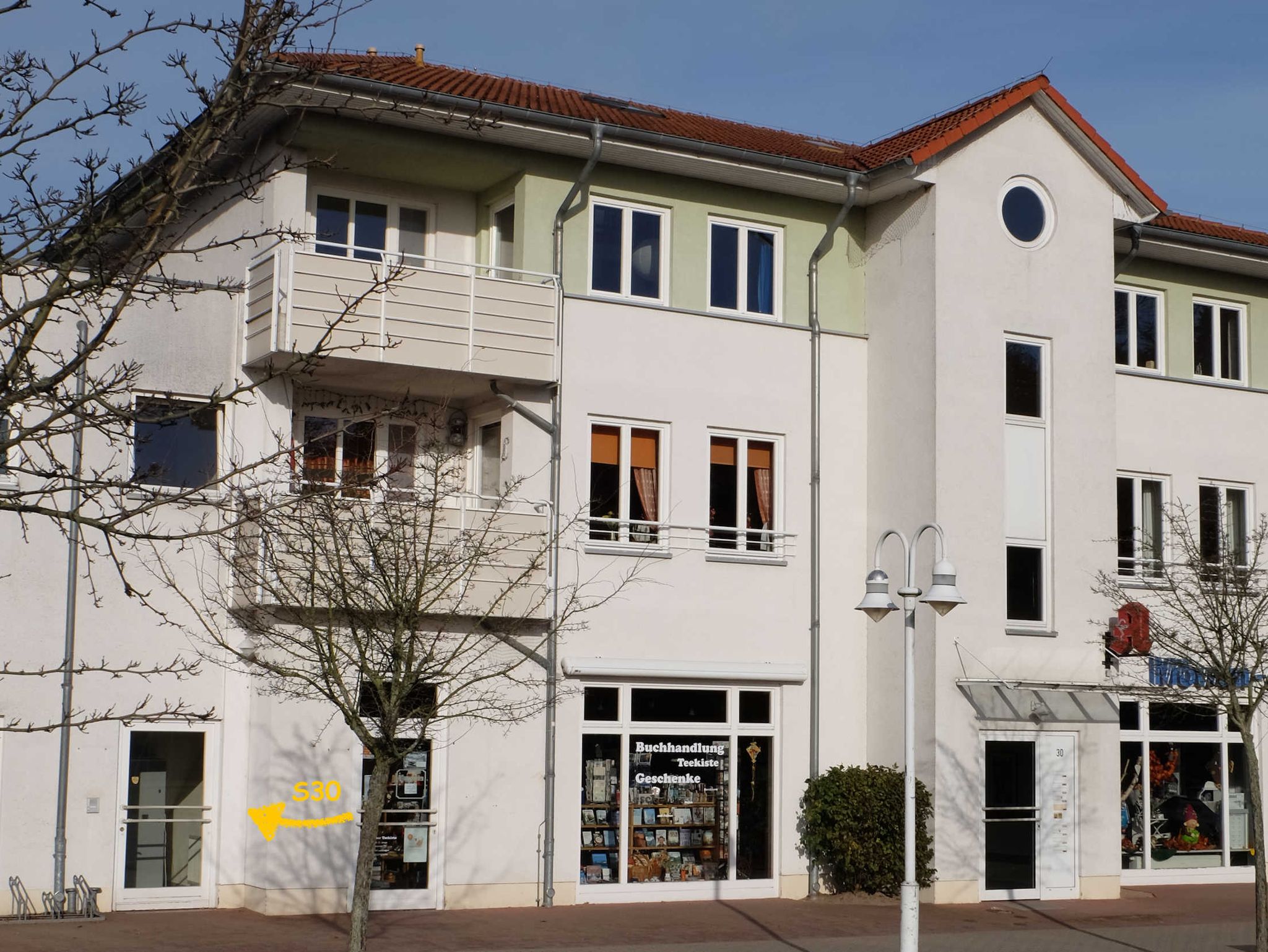 Das Haus Strandstrasse 28-30b liegt besonders strandnah, im Ostseebad Karlshagen auf der Sonneninsel Usedom.