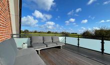 Die große, außergewöhnliche Dachterrasse. Zugang von beiden Schlafzimmern im Obergeschoss aus