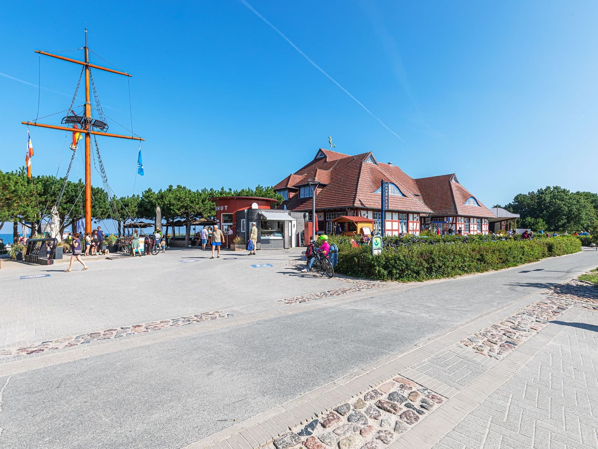 Urlauberdorf 52b - Blick auf den Essbereich mit Zugang auf die Terrasse