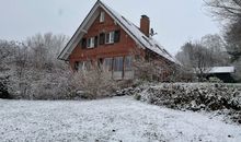 Ein Steinwurf zum Ostseestrand: Ferienwohnung Martha mit Terrasse