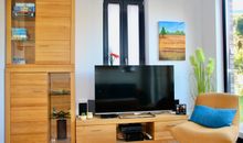 Wohnzimmer mit TV und WLAN