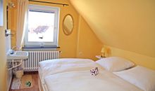 3. Schlafzimmer mit Doppelbett im OG