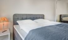 1.Schlafzimmer mit Doppelboxspringbett