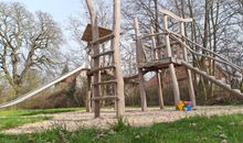 Spielplatz im Ort