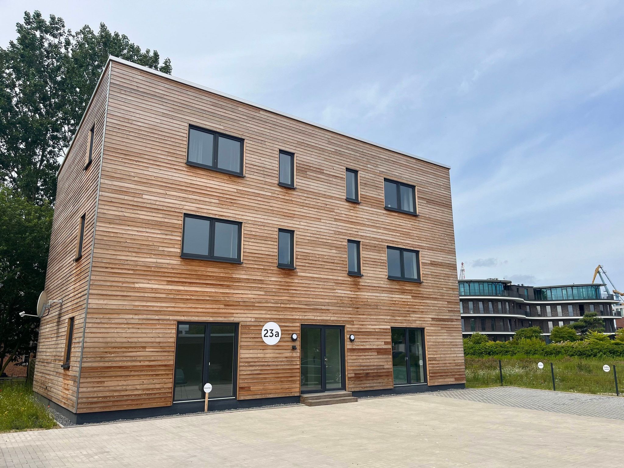 Ferienwohnungen im Landhaus am Deich mit großem Garten