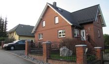 Außenansicht Doppelbungalow (links BU 01 & rechts BU 02)