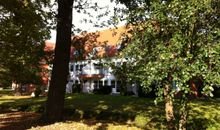 Landhaus Ostseeblick im Kägsdorfer Gutspark - Terrasse mit Garten