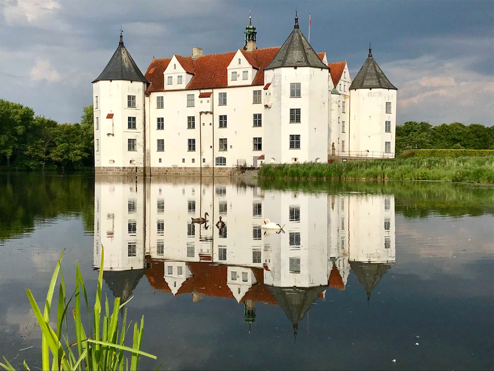 Residenz Bleichröder Bänke im Park