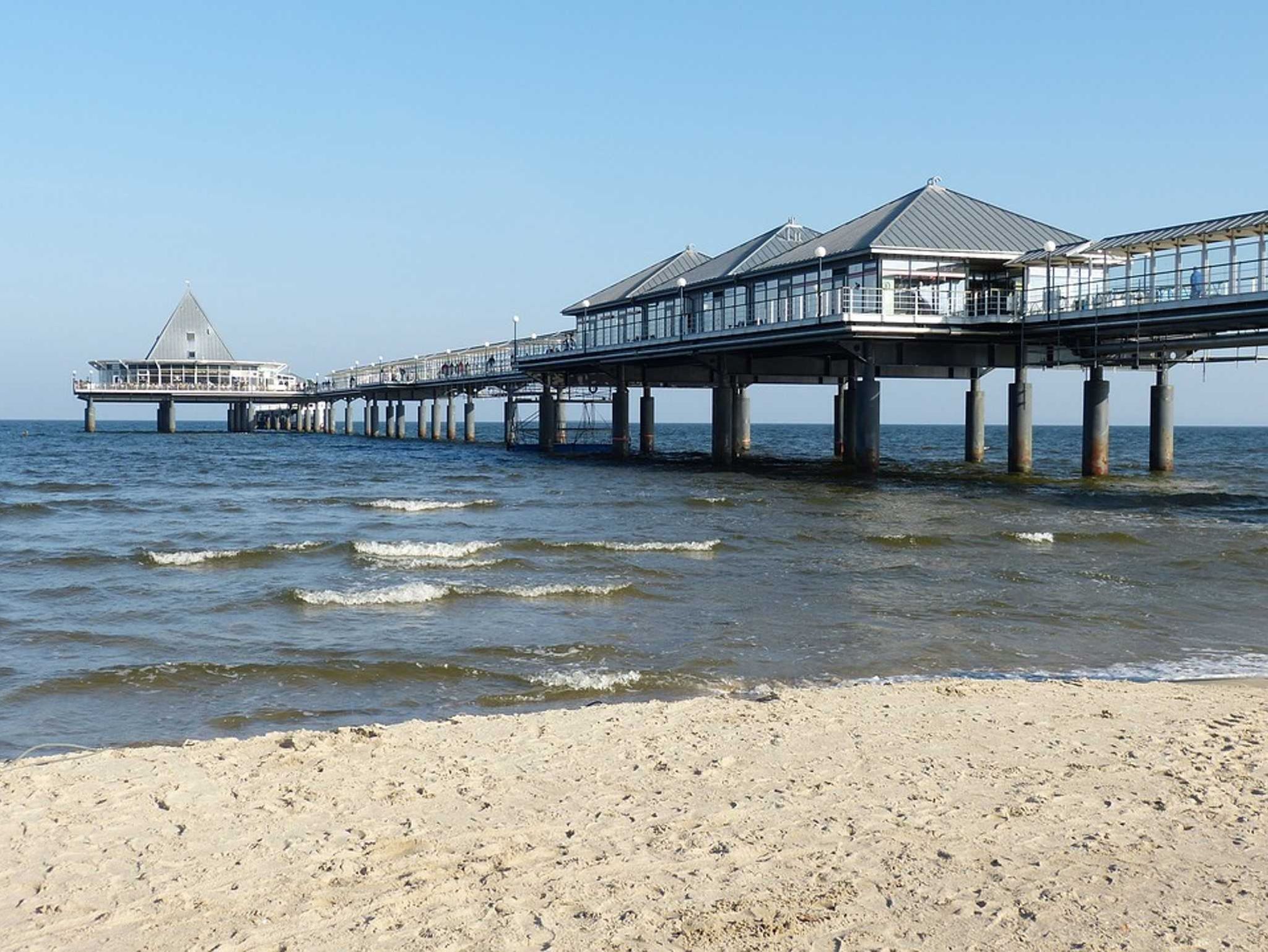 FH mit Reeddach, Sauna, Seeblick, Pool