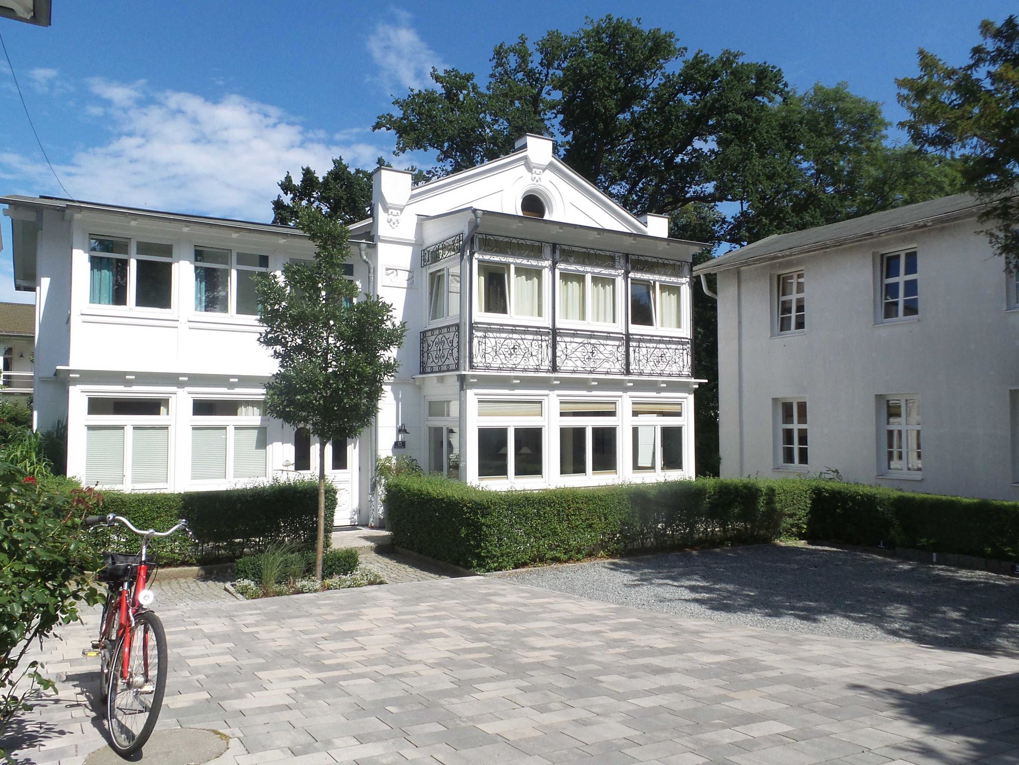 Balkon mit Strandkorb