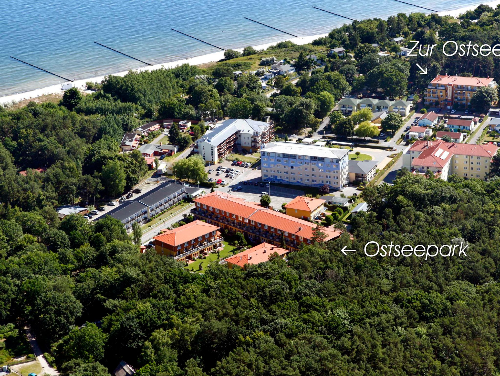 Luftaufnahme mit Blick auf die Ferienanlage Ostseepark