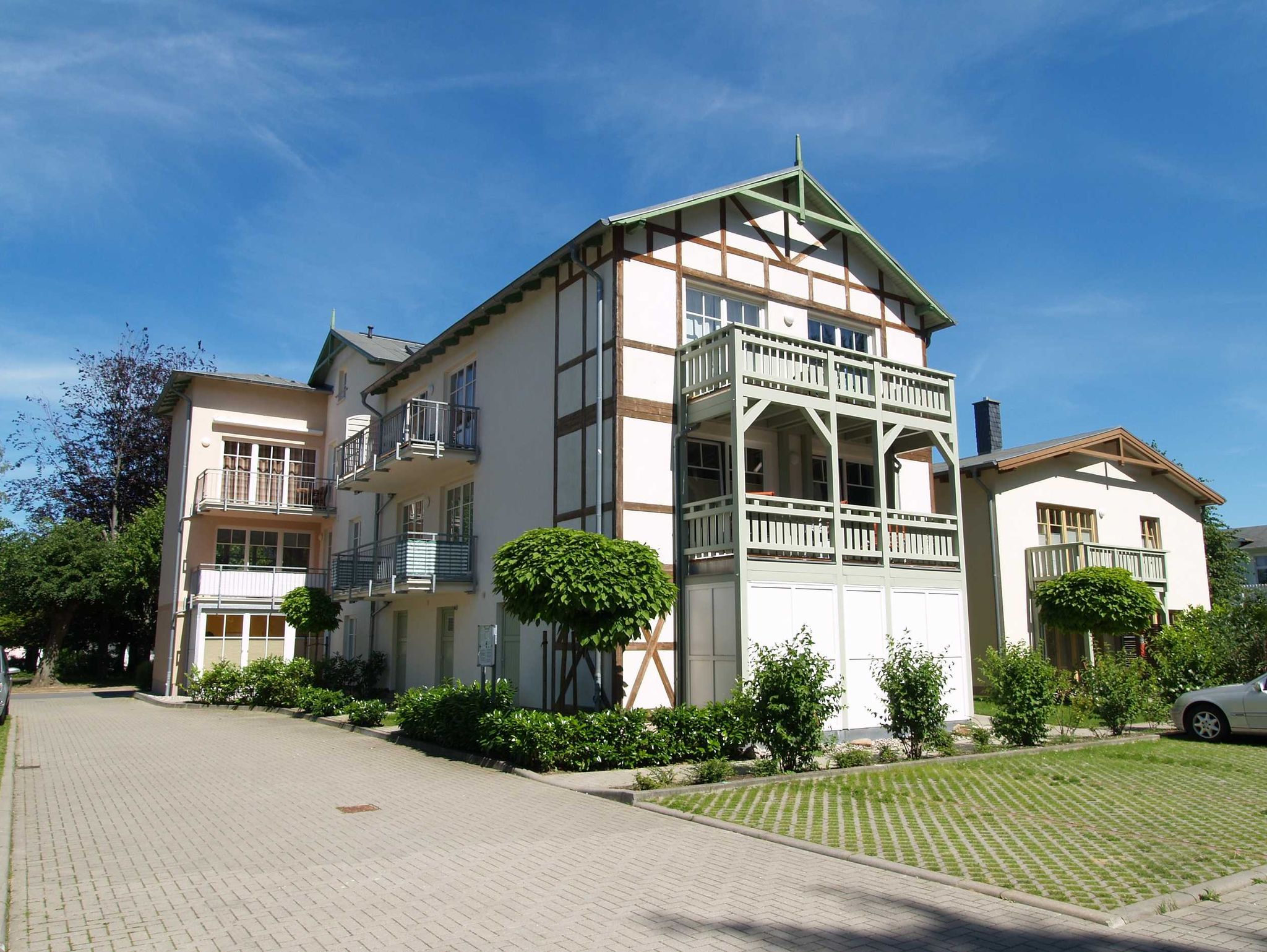 Essbereich mit Ausgang zum Balkon