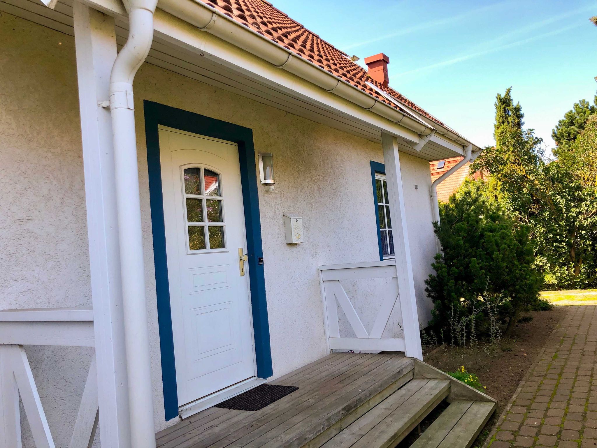 Die Außenansicht des Objektes von hinten - hier im Anbau bzw. auf der Rückseite befindet sich auch Ihre Wohnung