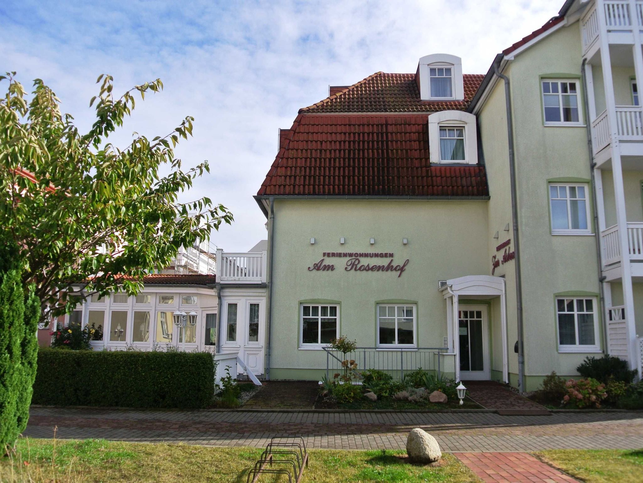 Villa Bleichröder im Zentraum der Anlage