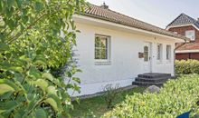 DEB 029 exclusives Ferienhaus unterm Reetdach