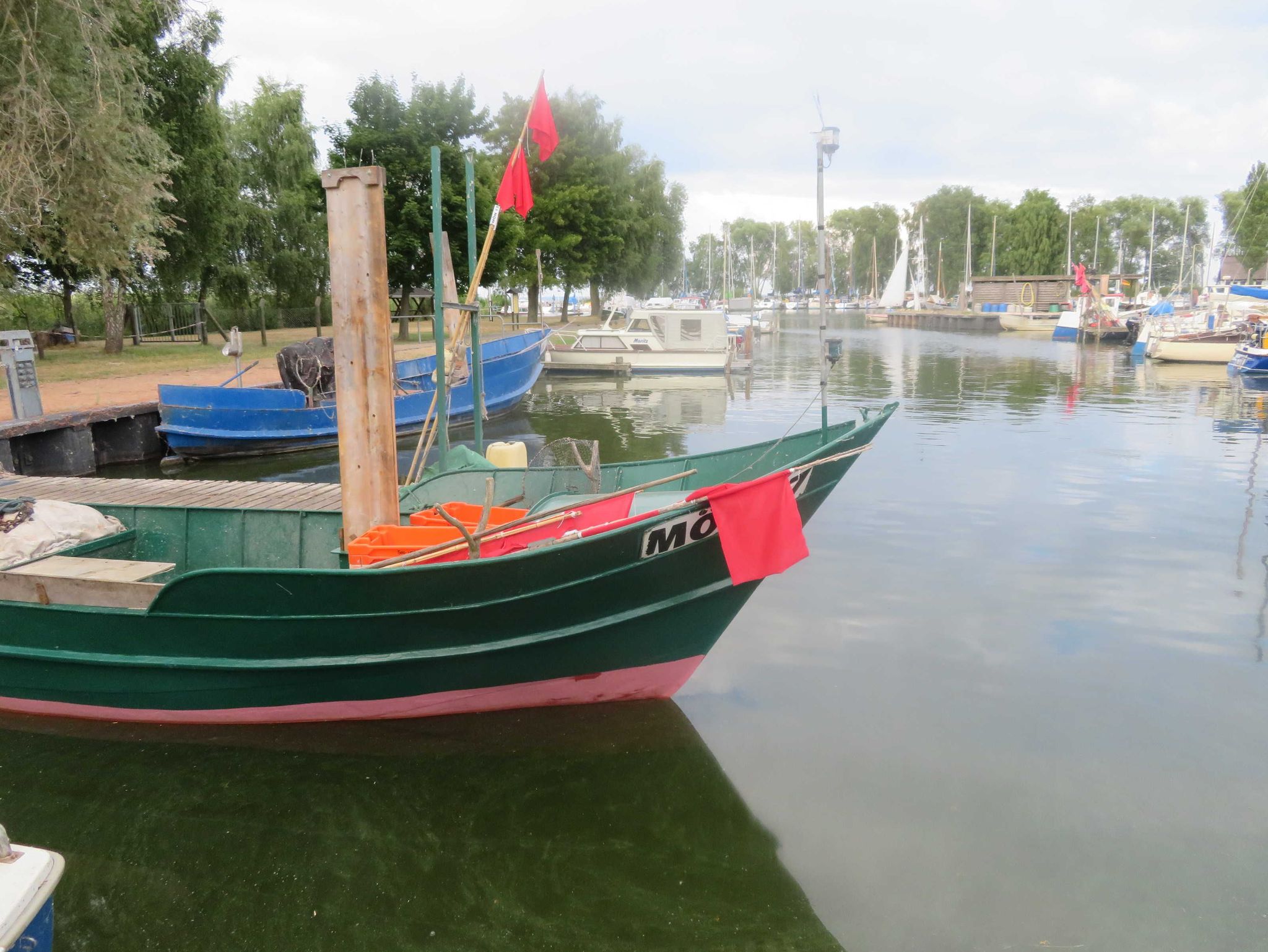 Blick auf den idyllischen Hafen aus allen Fenstern