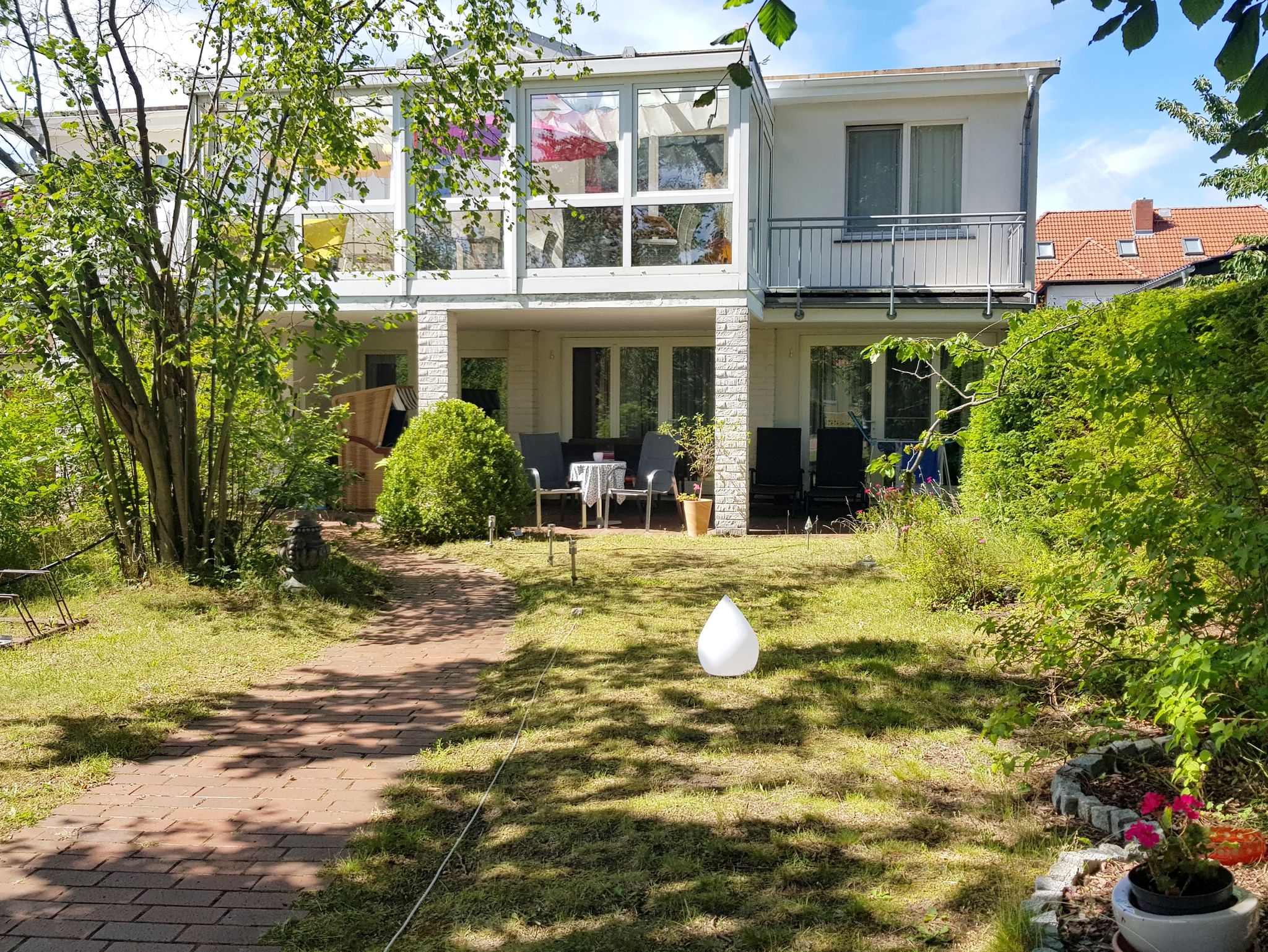 Blick in den Garten (von der Wohnung 2 aus)