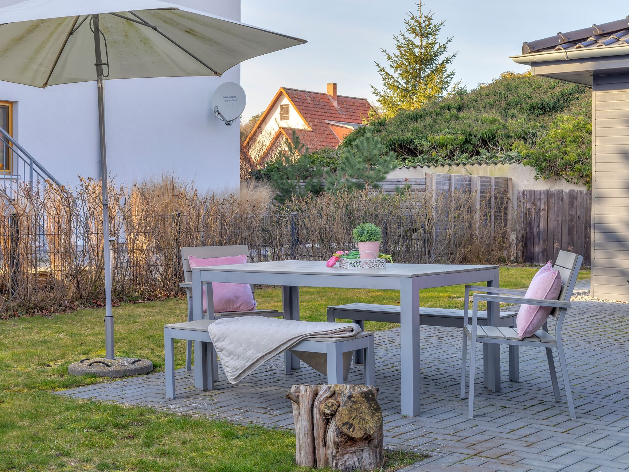 Strandkorb auf der Terrasse