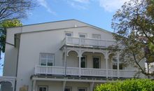 Kleiner Spielplatz am Haus