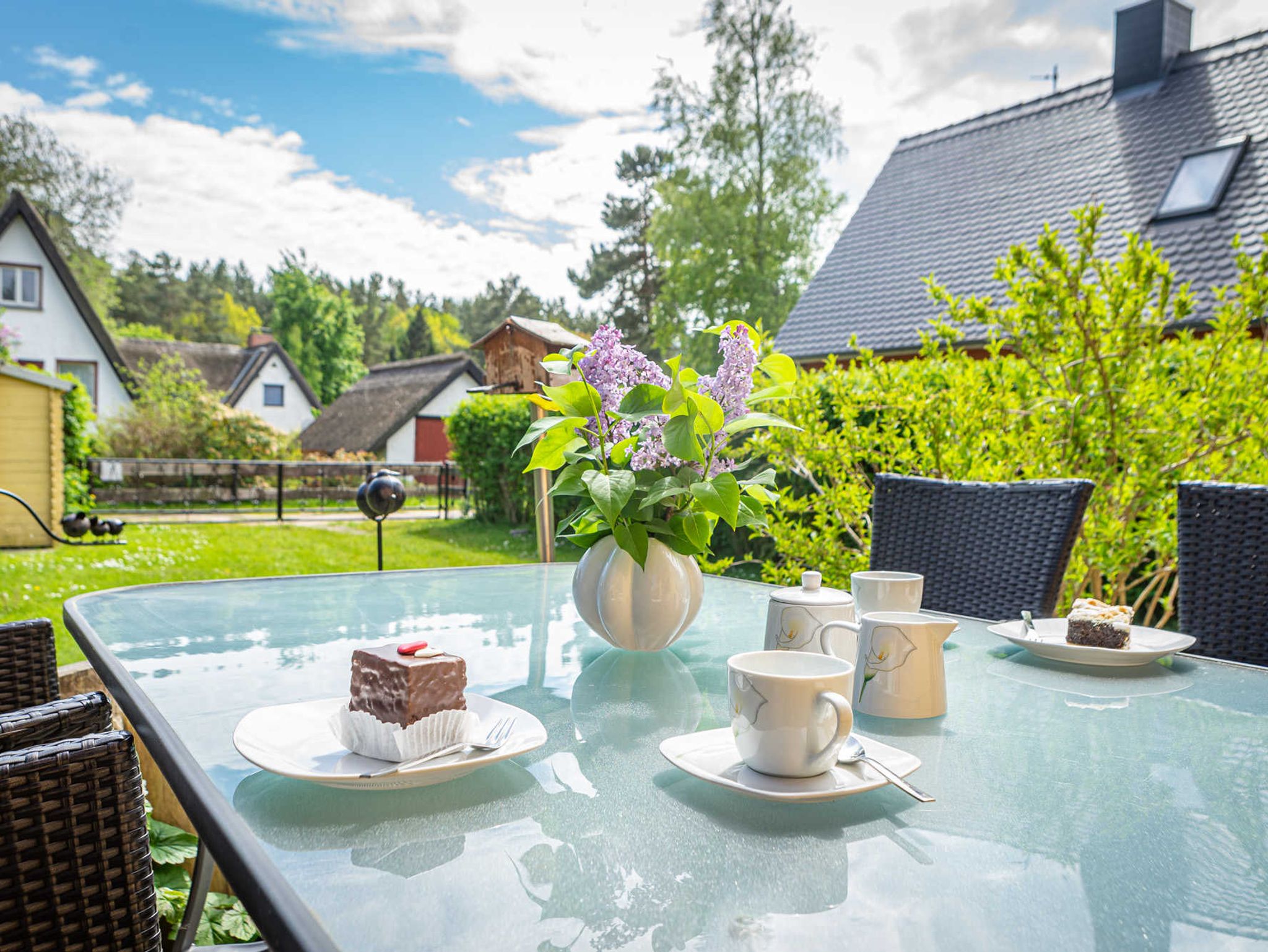 Der möblierte Balkon zur Seeseite mit Meerblick