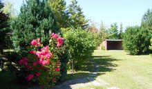 Garten mit Carport-Stellplatz