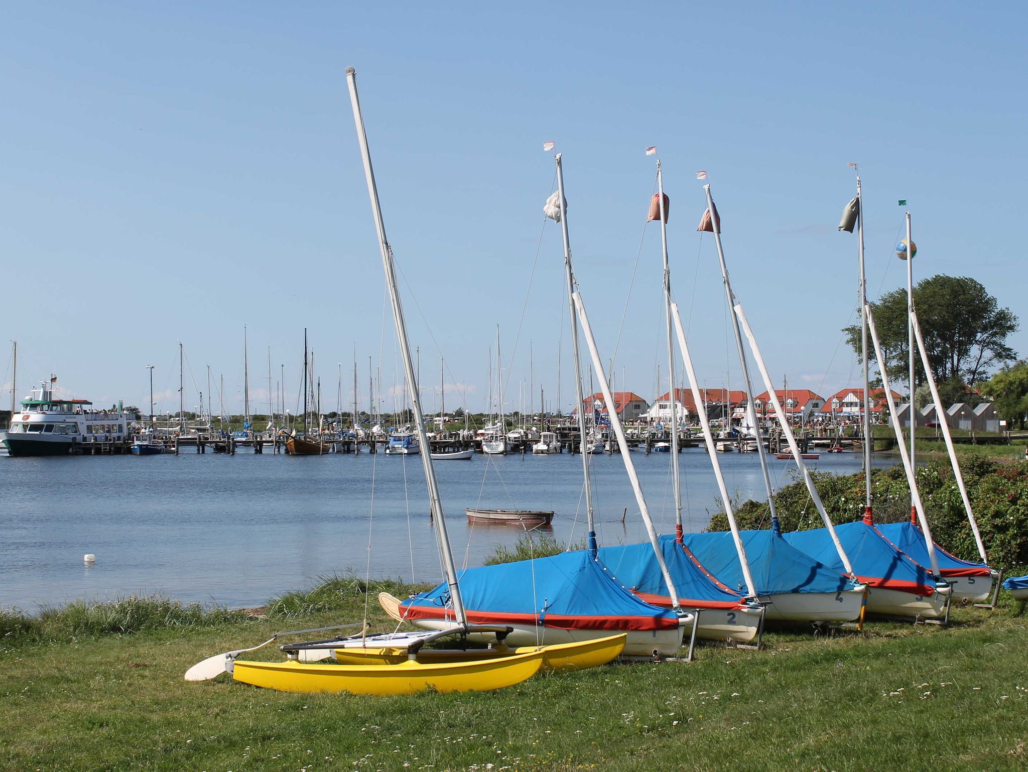Wassersport und Bootshafen am Salzhaff 1 km entfernt