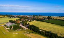 Luftbild Hof mit Blick über Rettin