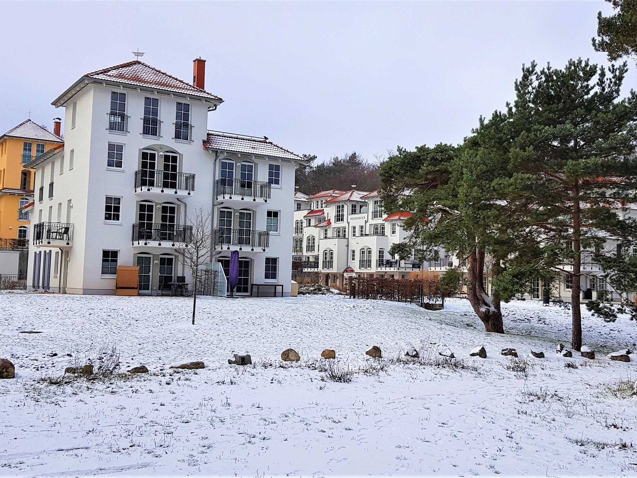 Eingangsbereich mit Balkon