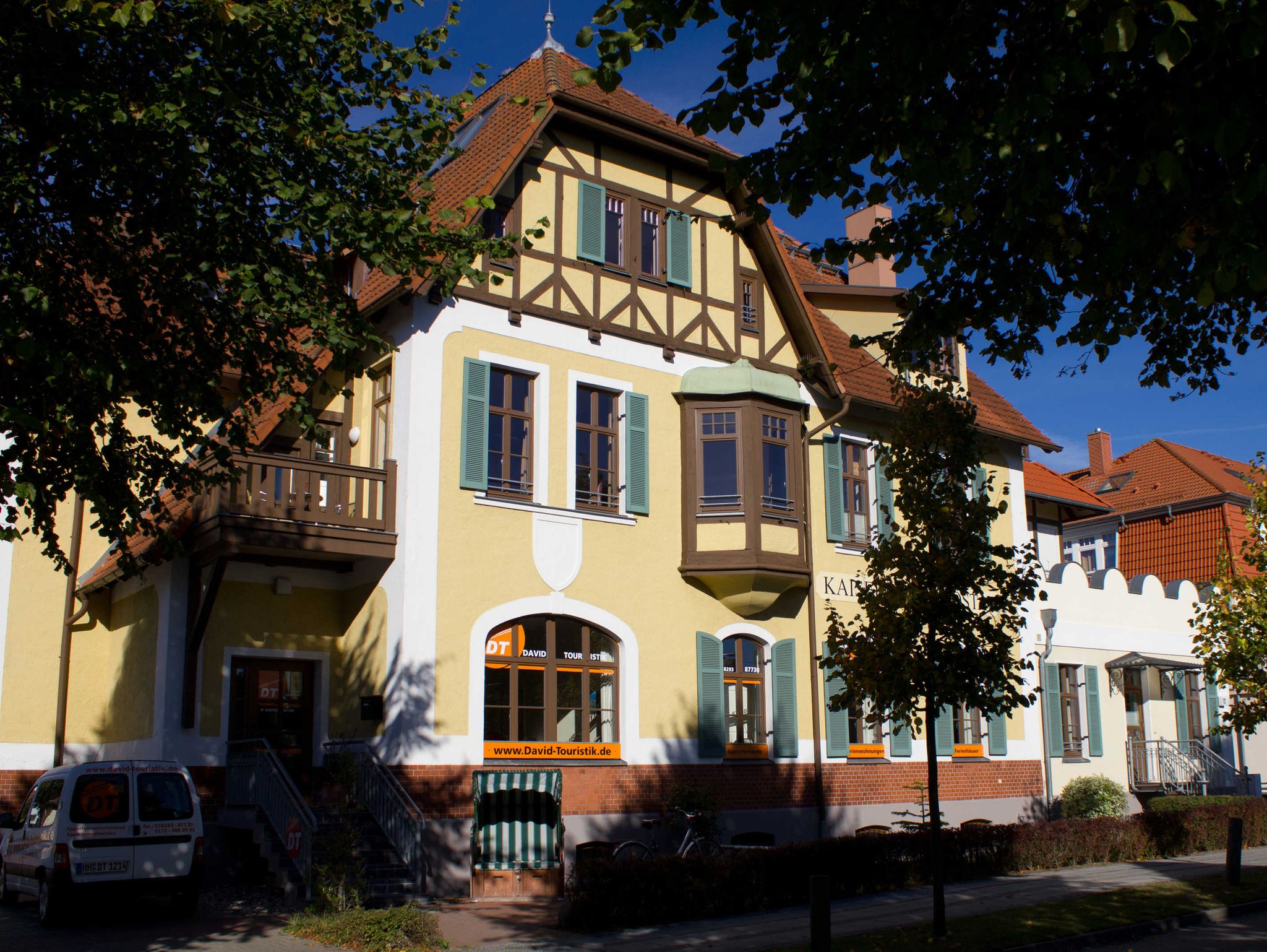 Terrasse mit Sitzmöglichkeiten