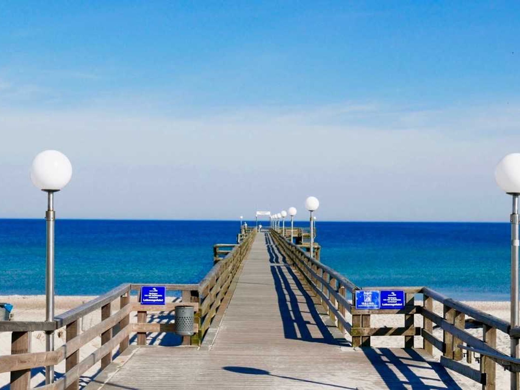 Für die Wohnung steht ein eigener Strandkorb am Strand kostenlos zur Verfügung