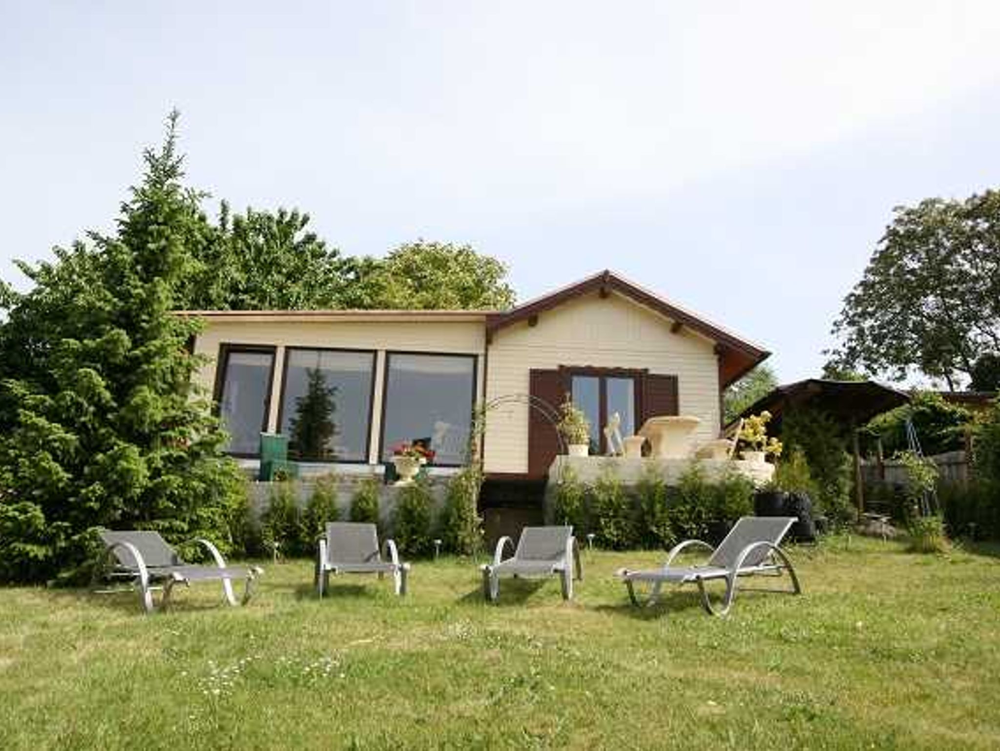 zweite bestuhlte Dachterrasse mit Strandkorb