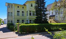 Gartenansicht des Hauses mit Terrasse