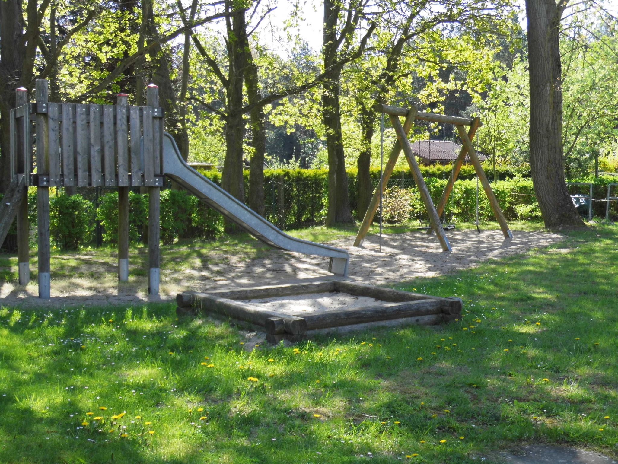 bestuhlter Balkon mit viel Platz