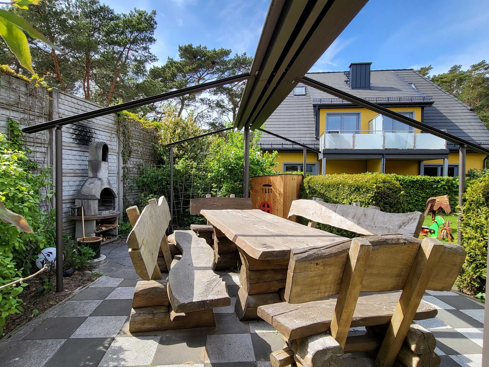 seitlicher Balkon mit Blick zur Wilhelmstrasse