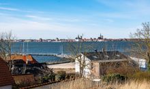 Blick auf den Hafen und die Silhouette von Stralsund