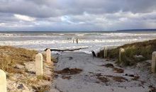 Ostseestrand bei Sturm.