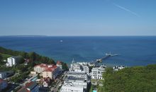 Boddenwohnung: Blick in die Natur, Sitzbänkchen lädt ein