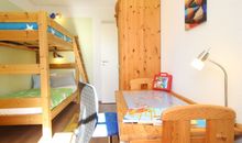 Gäste-/ Kinderzimmer - Etagenbett, Schreibtisch, Kleiderschrank