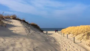 herbstlicher Strandspaziergang an der Ostsee