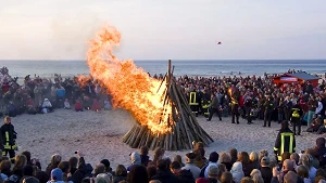 Volksfeste wie Osterfeuer