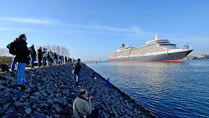 Kreuzfahrtschiff legt ab